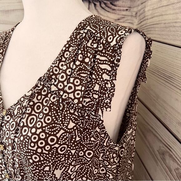 IZod Brown & White Dot Patterned Sleeveless Blouse - Picture 4 of 7